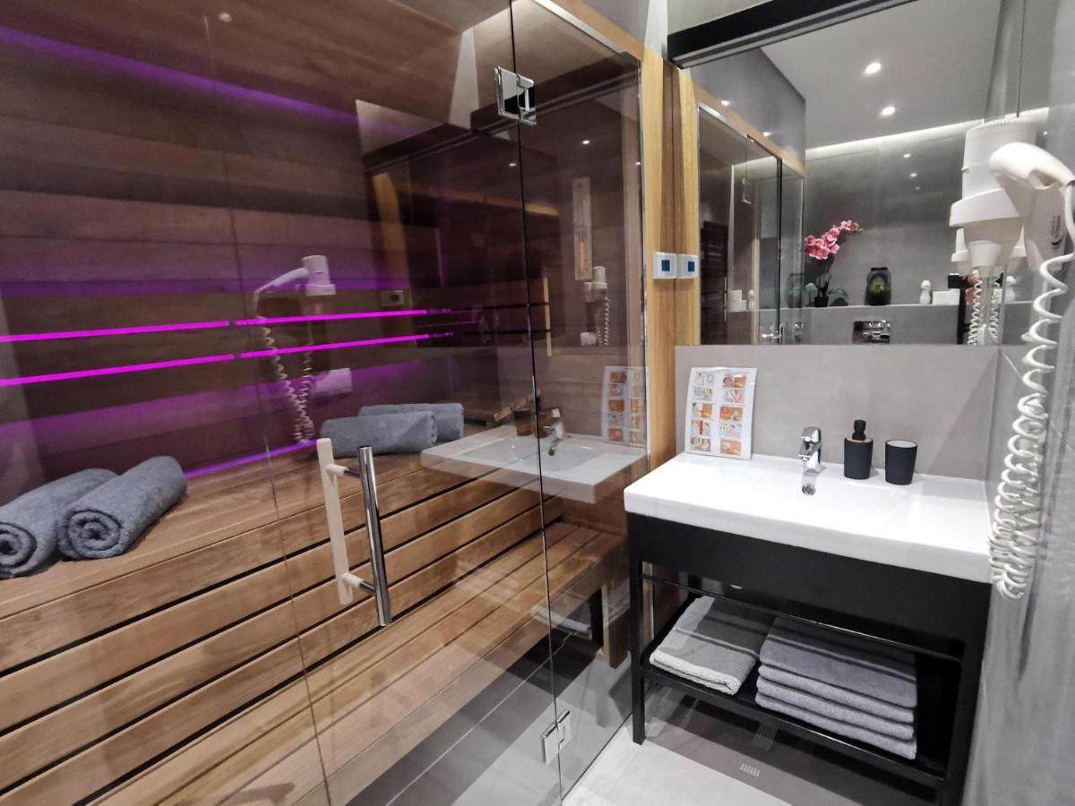 Jacuzzi Apartments Krasków Εξωτερικό φωτογραφία