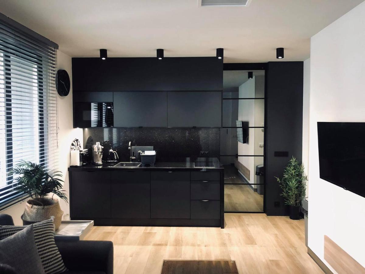 Jacuzzi Apartments Krasków Εξωτερικό φωτογραφία