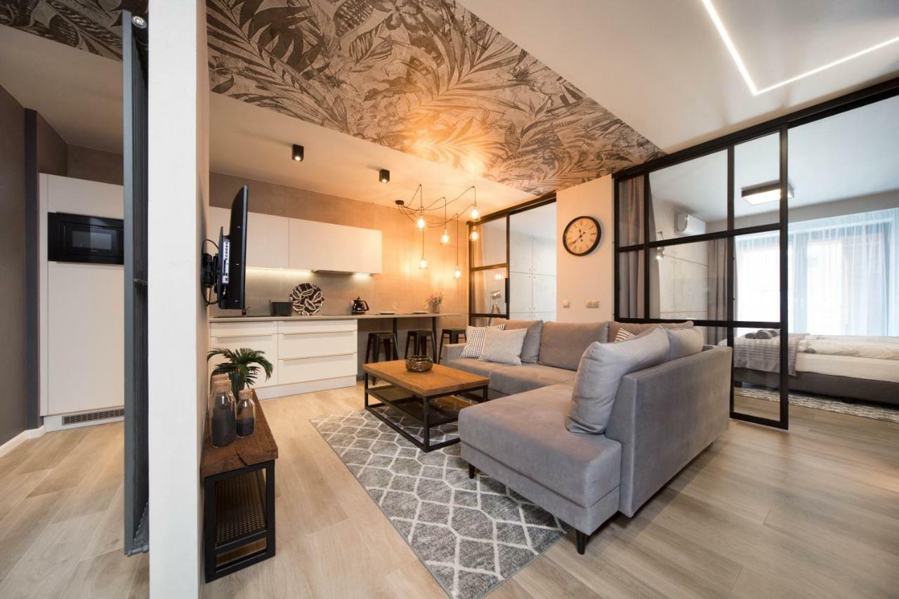 Jacuzzi Apartments Krasków Εξωτερικό φωτογραφία