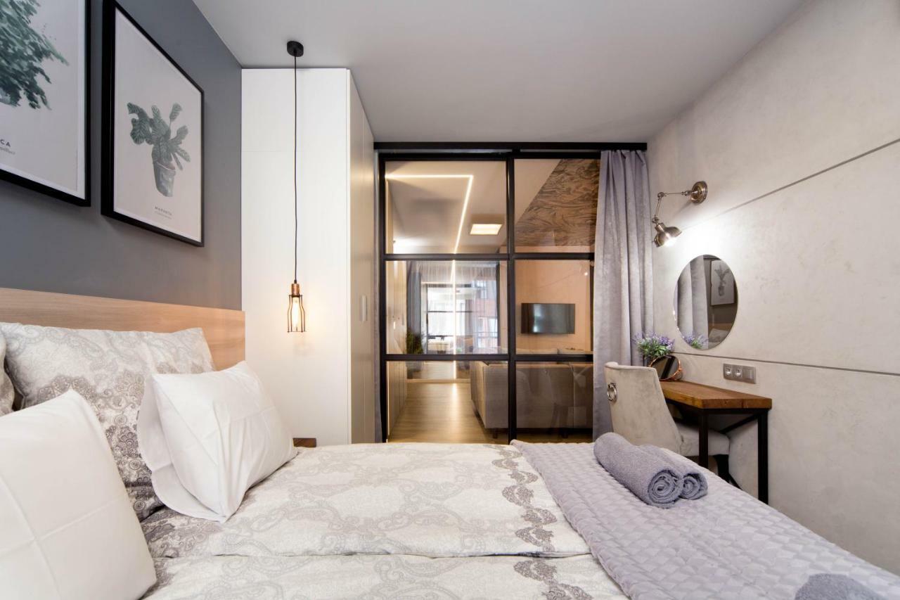 Jacuzzi Apartments Krasków Εξωτερικό φωτογραφία