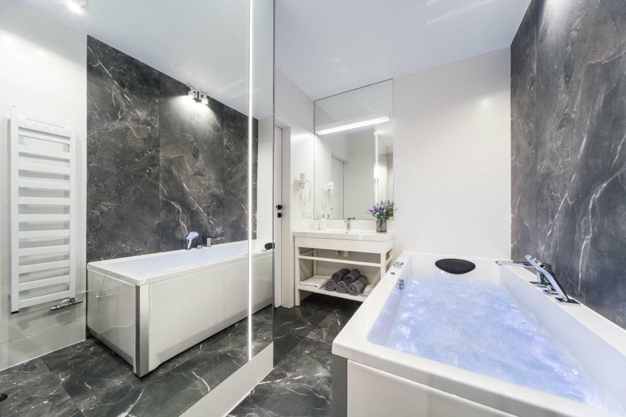Jacuzzi Apartments Krasków Εξωτερικό φωτογραφία