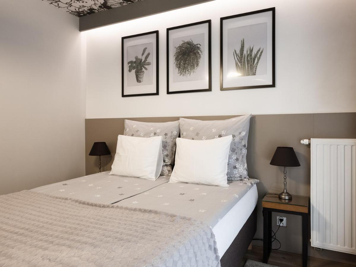 Jacuzzi Apartments Krasków Εξωτερικό φωτογραφία